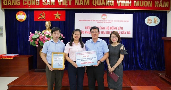 Trường ĐH KHXH&NV TP HCM ủng hộ 140 triệu đồng hỗ trợ thầy cô vùng bão lũ