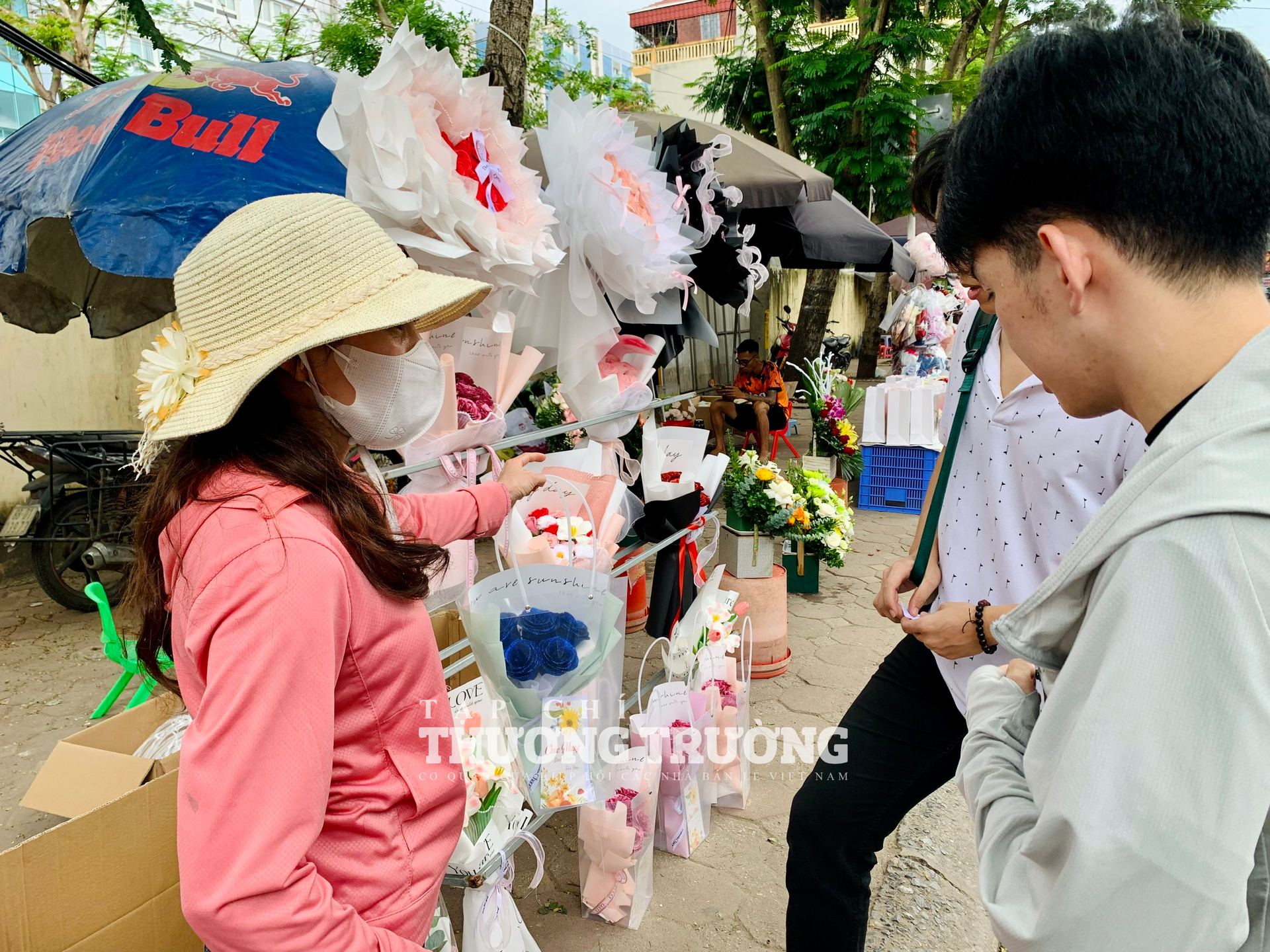 Praktické dárky jsou na vzestupu – nový trend vietnamského Dne učitelů 2011