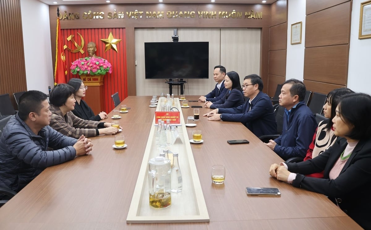 Công đoàn ngành vẫn đang tiếp tục tiếp nhận sự ủng hộ từ các cơ quan, đơn vị và cá nhân trong toàn ngành Nông nghiệp và Môi trường để hỗ trợ đồng bào vùng bão, lũ. Ảnh: Trung Nguyên.