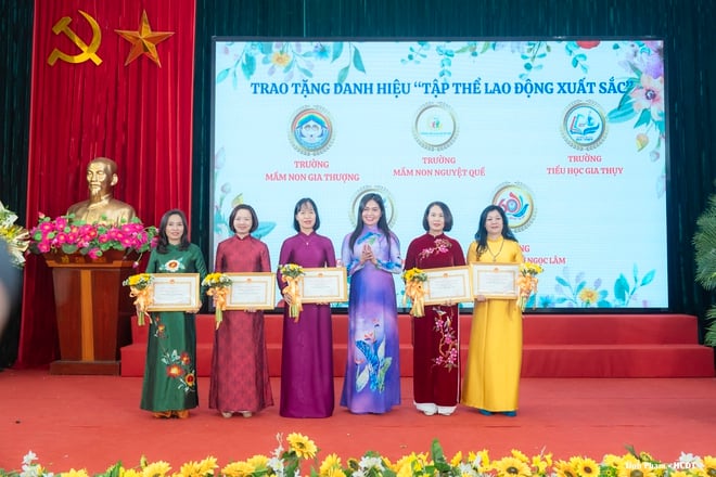 Phường Bồ Đề tuyên dương nhiều tập thể, cá nhân tiêu biểu nhân Ngày Nhà giáo Việt Nam 20/11- Ảnh 7.