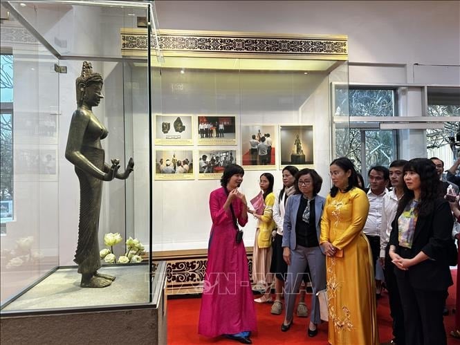 ចំណងជើងរូបថត