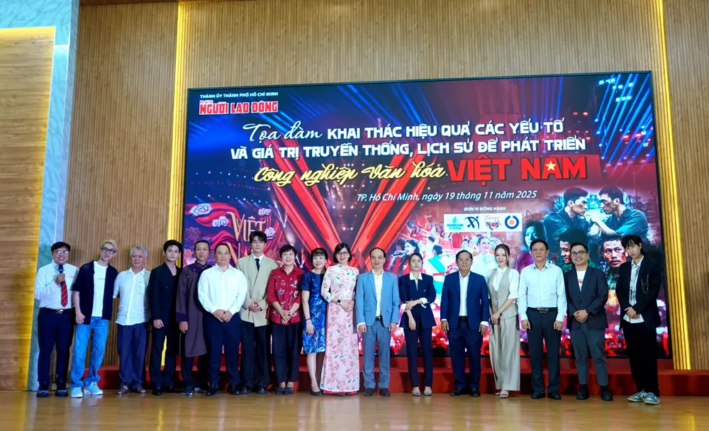 Các đại biểu tham dự Tọa đàm “Khai thác hiệu quả các yếu tố và giá trị truyền thống lịch sử để phát triển công nghiệp văn hóa Việt Nam”. Ảnh: THÚY BÌNH