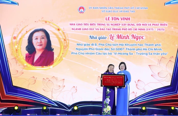 TP HCM: Tôn vinh nhà giáo tiêu biểu trong 50 năm và trao tặng Giải thưởng Võ Trường Toản  - Ảnh 1.