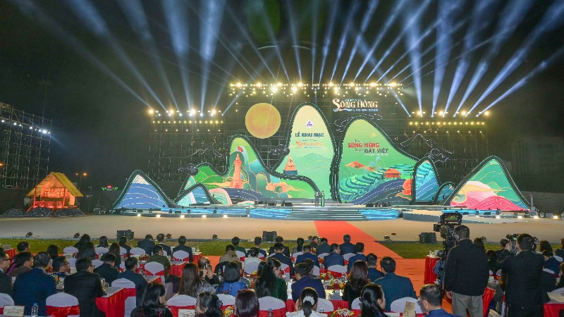 Scena ceremonii otwarcia Festiwalu Czerwonej Rzeki - Lao Cai 2025.