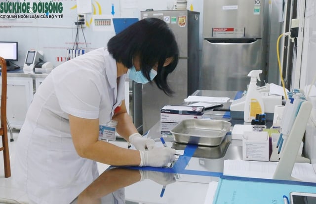 Chuyện người bác sĩ 3 lần phơi nhiễm HIV vẫn bám trụ tuyến đầu ở Thái Nguyên- Ảnh 3.