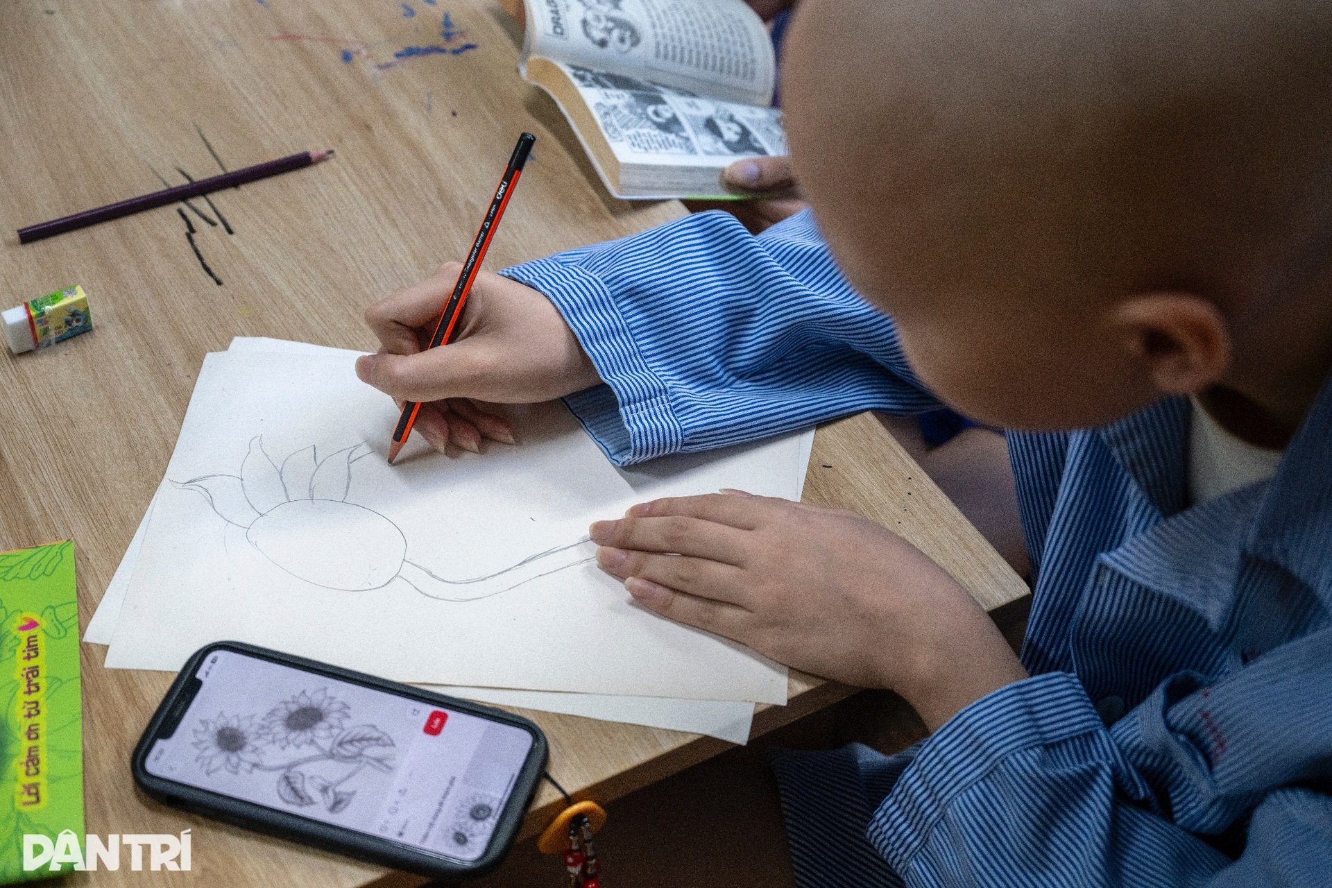 Lớp học đặc biệt gieo niềm tin sống cho bệnh nhi ung thư - 9