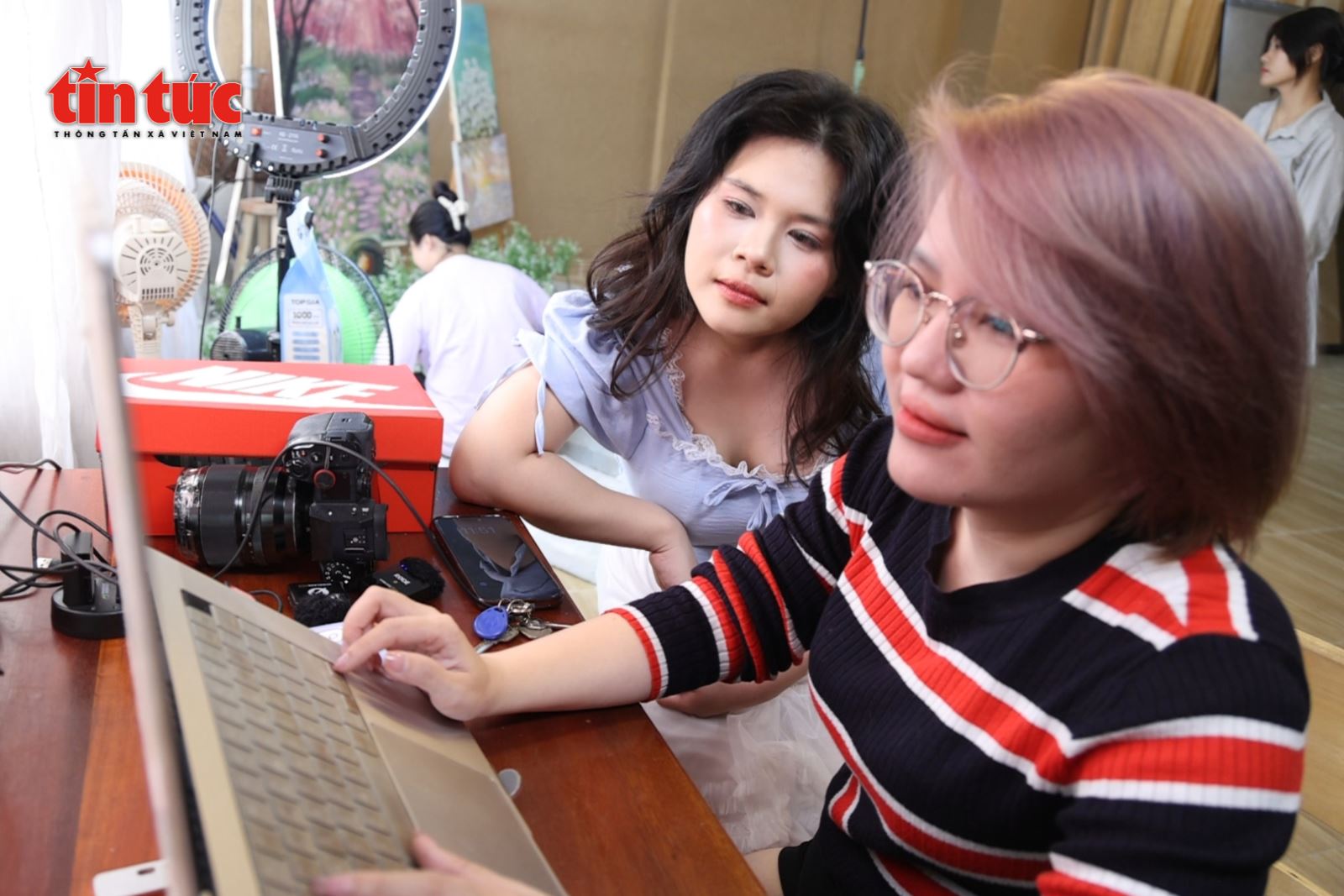 Подпись к фотографии