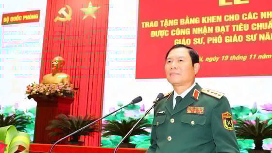 Bộ Quốc phòng khen thưởng các nhà giáo đạt chức danh Giáo sư, Phó Giáo sư