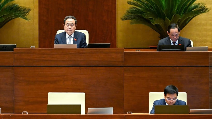 Pengerusi Dewan Negara Tran Thanh Man mempengerusikan mesyuarat itu. (Foto: DUY LINH)