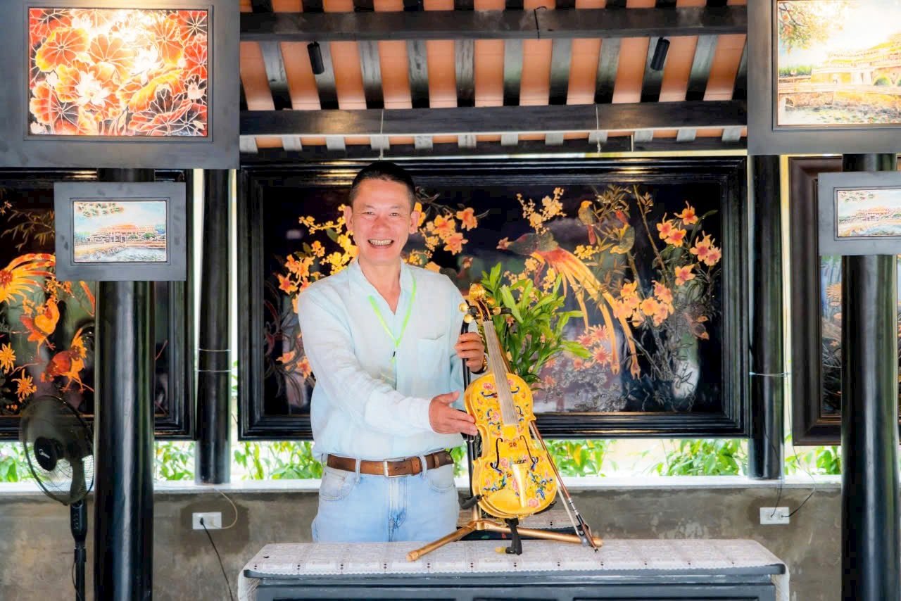 Kỹ nghệ độc lạ: Khúc biến tấu của pháp lam Huế- Ảnh 1.