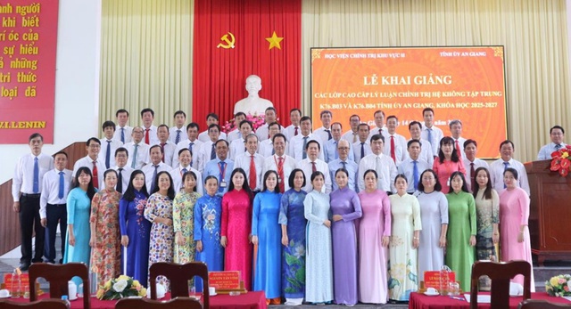 Giữ lửa đạo đức giảng viên trường Đảng trong kỷ nguyên số  - Ảnh 1.