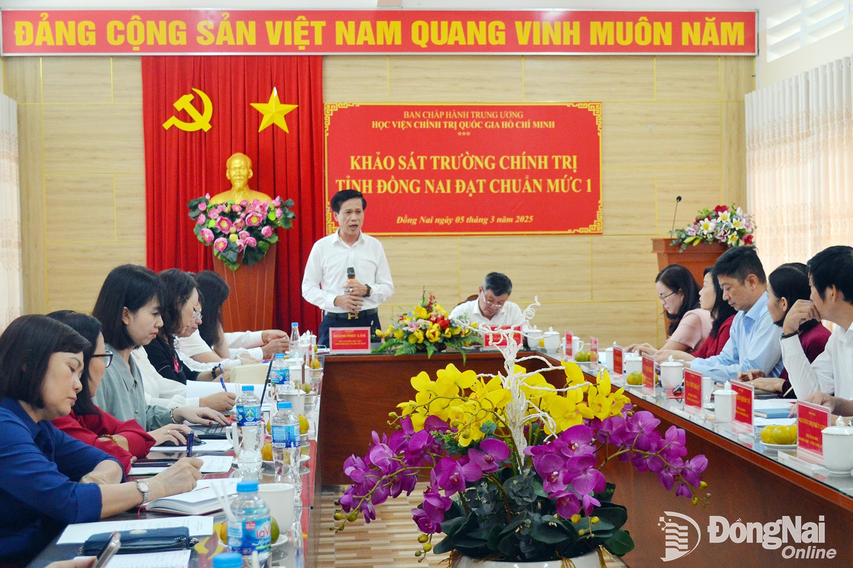 ĐƯA NGHỊ QUYẾT CỦA ĐẢNG VÀO CUỘC SỐNG Trường Chính trị tỉnh Đồng Nai nỗ lực nâng cao chất lượng đội ngũ cán bộ