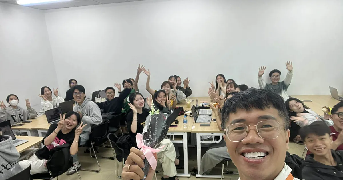 MC Quốc Bình kể cơ duyên lấn sân nghề giáo