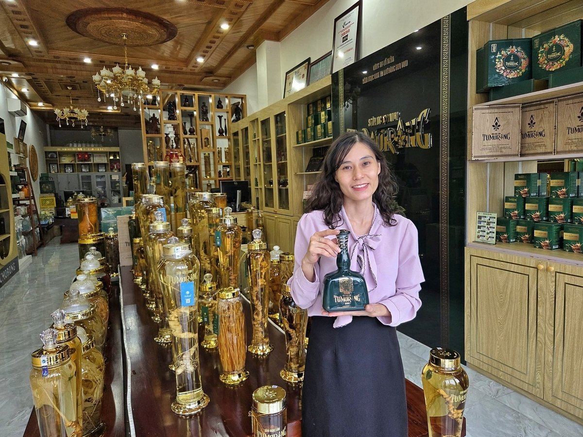 Một số loại dược liệu đã được các công ty, doanh nghiệp trên địa bàn chế biến thành nhiều sản phẩm. Ảnh: Lê Khánh.