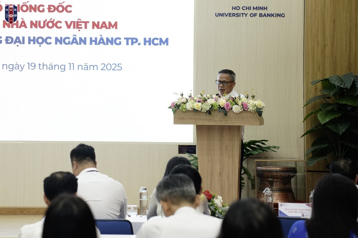 Der stellvertretende Gouverneur Nguyen Ngoc Canh arbeitet mit der Banking University of Ho Chi Minh zusammen. Phó Thống đốc Nguyễn Ngọc Cảnh làm việc với Trường Đại học Ngân hàng TP. Hồ Chí Minh