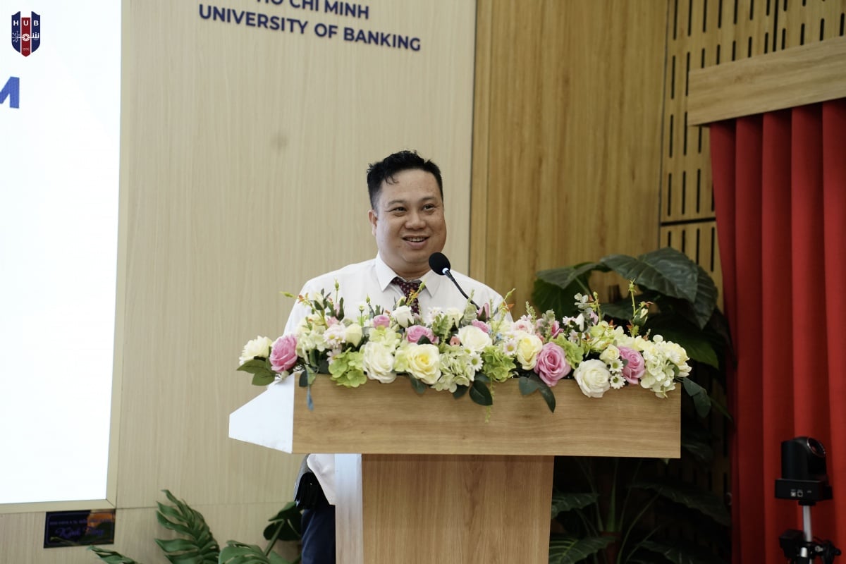 Der stellvertretende Gouverneur Nguyen Ngoc Canh arbeitet mit der Banking University of Ho Chi Minh zusammen. Phó Thống đốc Nguyễn Ngọc Cảnh làm việc với Trường Đại học Ngân hàng TP. Hồ Chí Minh