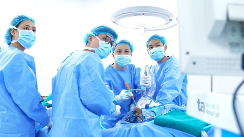 Případ sportovního zranění vyžadujícího chirurgický zákrok.