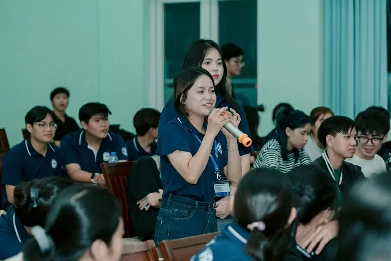 Dùng nghề báo để nói về nghề dạy