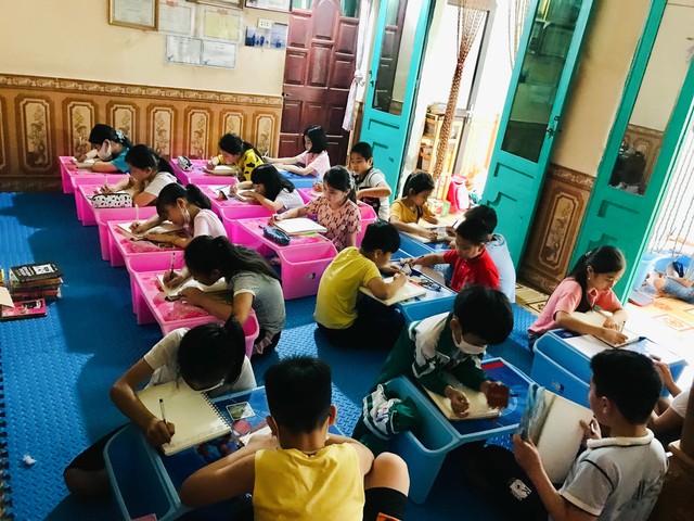 Cô Chân Kiến và hành trình xây 'tổ nhỏ' cho những học trò đặc biệt - Ảnh 2.