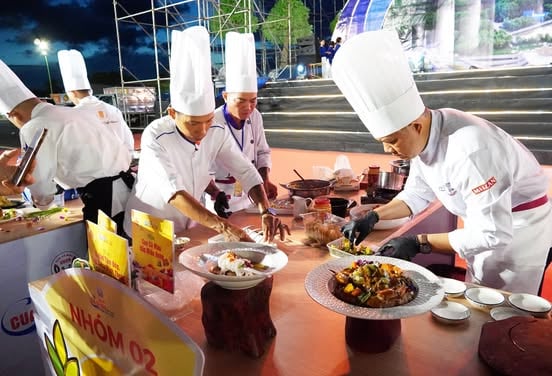 CLIP: Những món ăn hấp dẫn từ đặc sản cua Cà Mau - Ảnh 6.