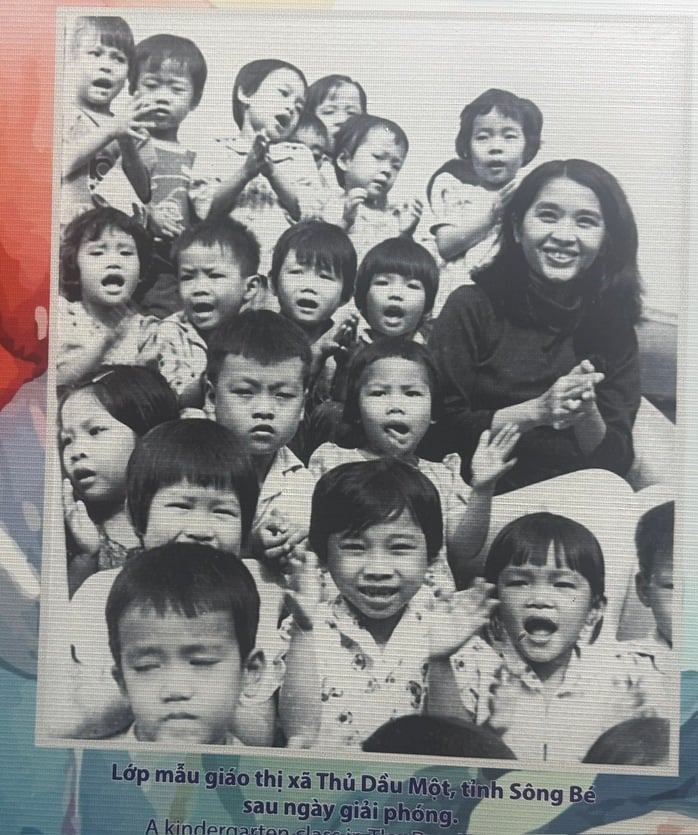 50 năm ngành GD-ĐT TP HCM: Xúc động trào dâng qua những bức hình đen- trắng  - Ảnh 7.