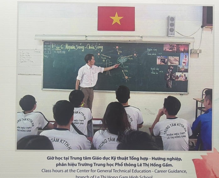 50 năm ngành GD-ĐT TP HCM: Xúc động trào dâng qua những bức hình đen- trắng  - Ảnh 11.