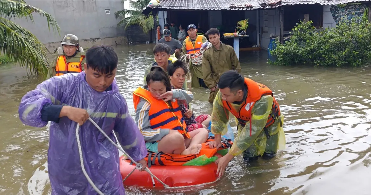 Khánh Hòa: Huy động lực lượng ứng cứu người dân trong đêm