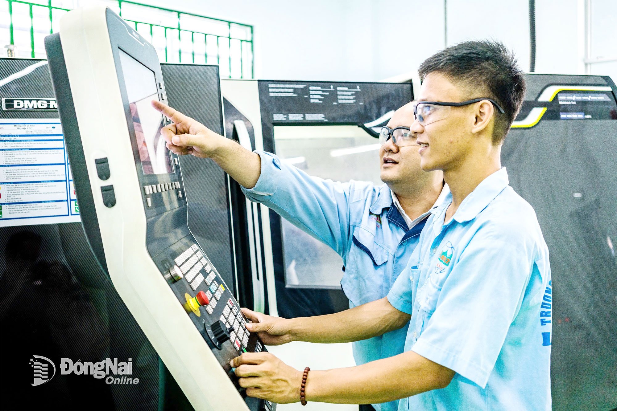 リラマ2国際技術大学(ドンナイ省ロンフォック村)の学生による実習の様子。写真:NTCC