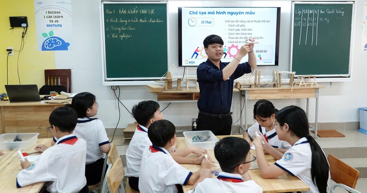 Công nghệ là đôi cánh, thầy là ngọn gió nâng ước mơ học sinh bay cao