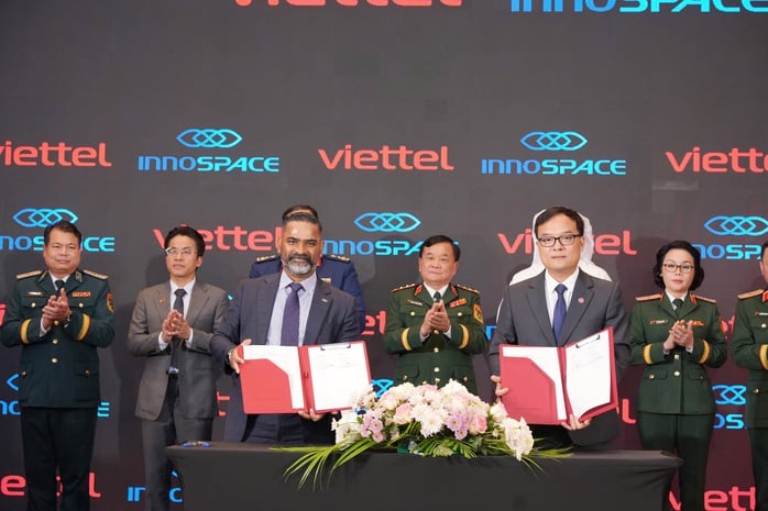  Thứ trưởng Bộ Quốc phòng Hoàng Xuân Chiến dự lễ khai trương Văn phòng đại diện Viettel tại UAE - Ảnh 3.