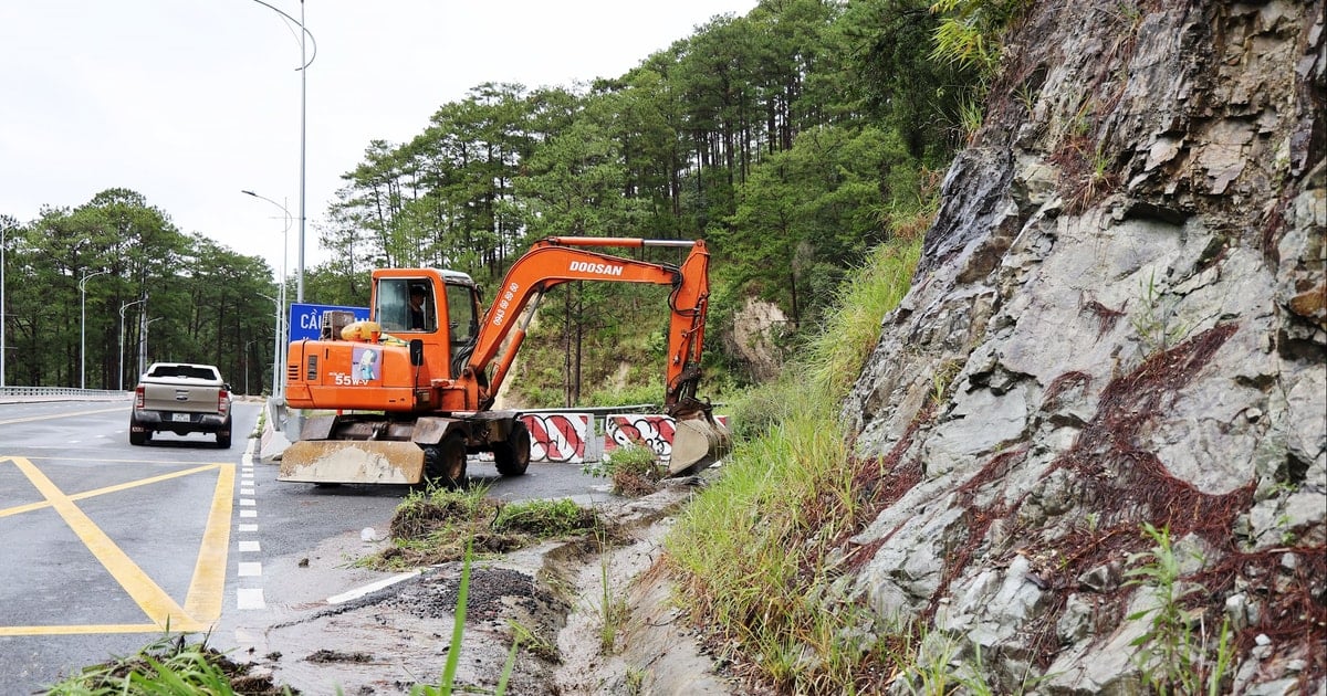 Vì sao các cung đèo liên tục sạt lở?