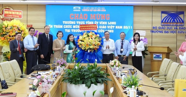 Lãnh đạo tỉnh Vĩnh Long chúc mừng Trường ĐH Cửu Long nhân Ngày Nhà giáo Việt Nam