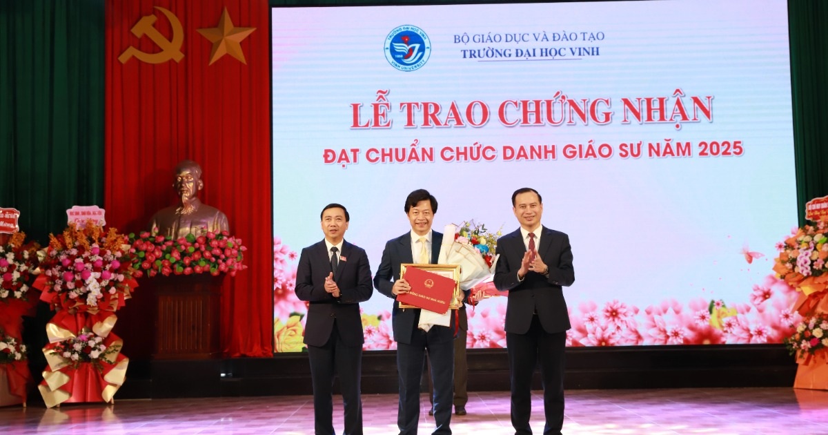 Một trường đại học ở miền Trung có thêm 9 giáo sư, phó giáo sư