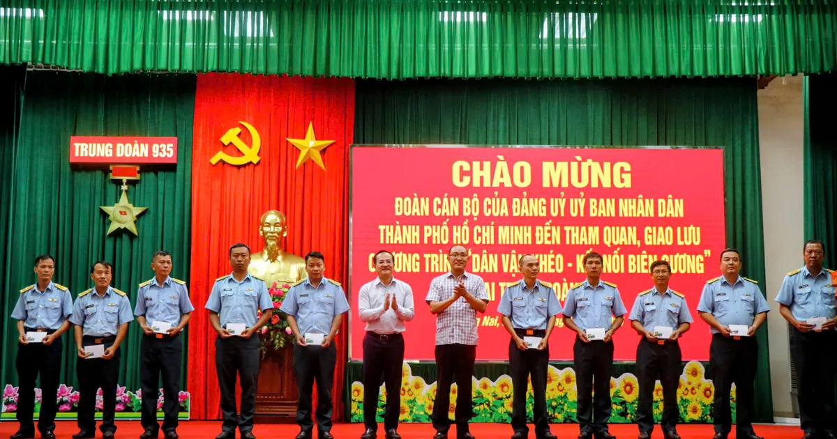 TPHCM tiếp sức những cánh bay bảo vệ bầu trời Tổ quốc