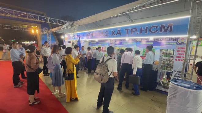 Khai mạc Hội chợ Xúc tiến Thương mại khu vực miền Nam 2025- Ảnh 1.