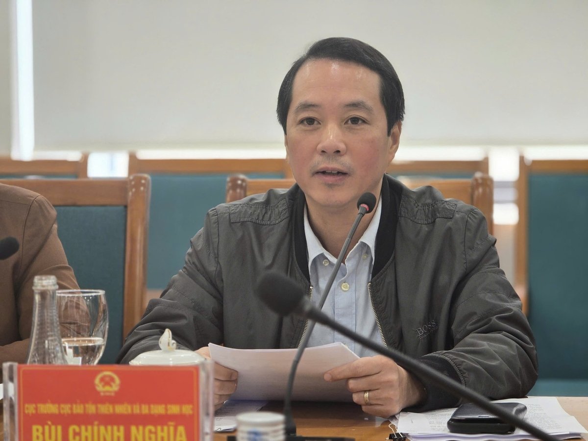 Przedstawiciele Ministerstwa Rolnictwa i Środowiska współpracowali z Ludowym Komitetem Prowincji Quang Ninh w celu skoordynowania organizacji Konferencji. Zdjęcie: Vu Cuong. Đại diện Bộ NN-MT làm việc với UBND tỉnh Quảng Ninh để phối hợp tổ chức Hội nghị. Ảnh: Vũ Cường.