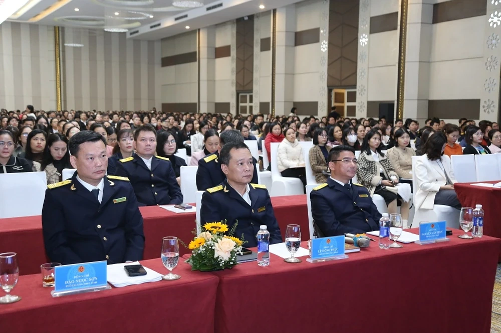 Más de 1.300 empresas y contribuyentes recibieron capacitación sobre las nuevas políticas tributarias.