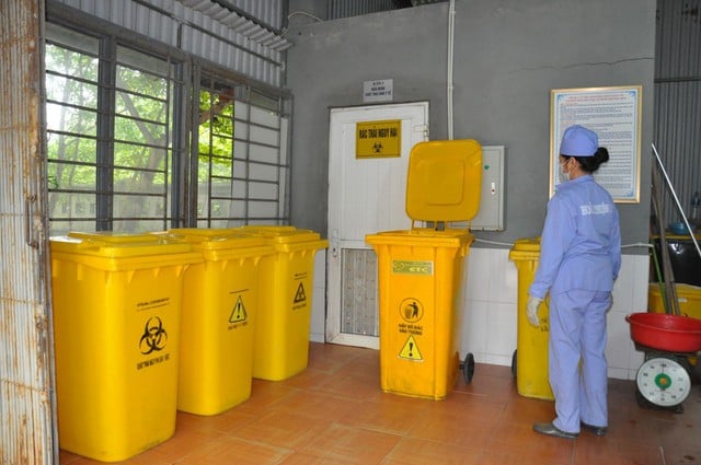 Quảng Ninh tăng cường quản lý chất thải y tế, đảm bảo an toàn môi trường và sức khỏe cộng đồng- Ảnh 2.