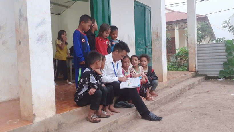 លោក ហាយ និងសិស្សានុសិស្ស។ (រូបថត៖ NVCC)