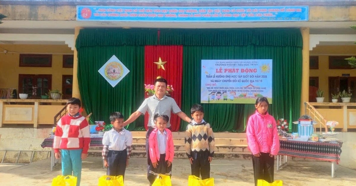 Người thầy hơn 25 năm gieo chữ giữa đại ngàn Tây Giang