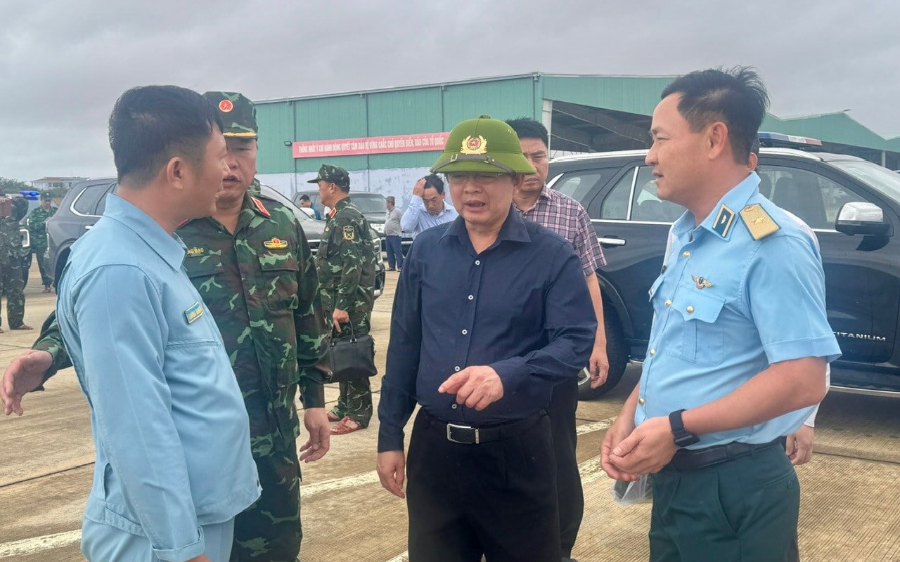 Phó Thủ tướng Hồ Quốc Dũng kiểm tra công tác ứng phó khẩn cấp mưa lũ tại Khánh Hòa