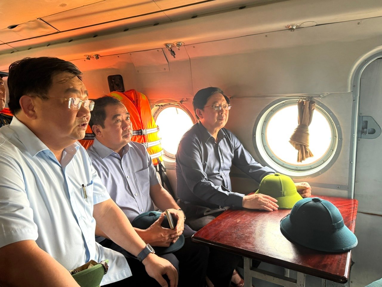 Phó Thủ tướng Hồ Quốc Dũng kiểm tra công tác ứng phó khẩn cấp mưa lũ tại Khánh Hòa- Ảnh 1.