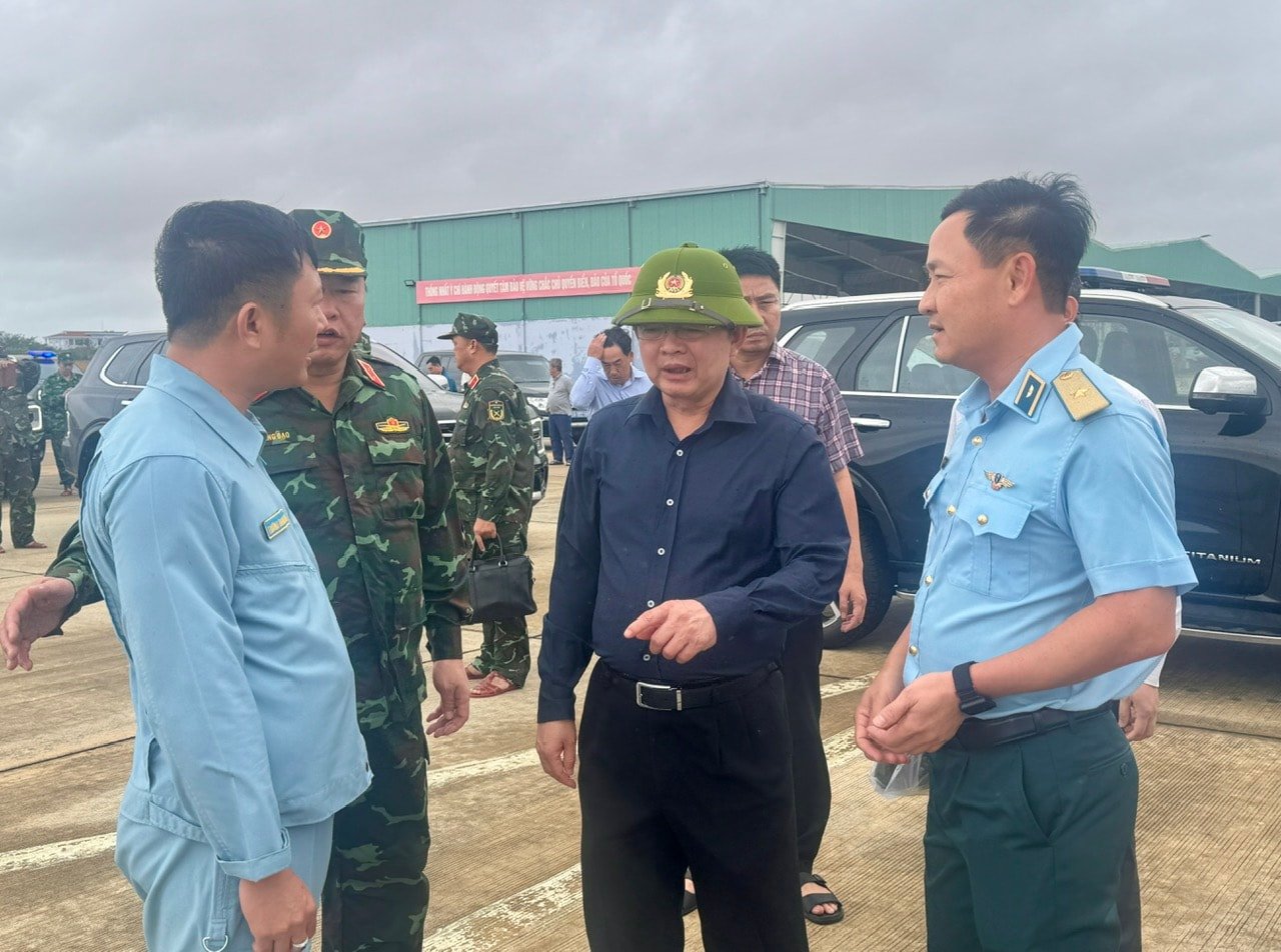 Phó Thủ tướng Hồ Quốc Dũng kiểm tra công tác ứng phó khẩn cấp mưa lũ tại Khánh Hòa- Ảnh 3.