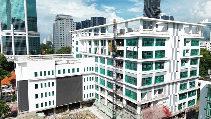 Sau 3 năm khởi công Trung tâm điều trị kỹ thuật cao Bệnh viện Nhi đồng 2 vẫn đang gặp khó, vì sao? - Ảnh 1.