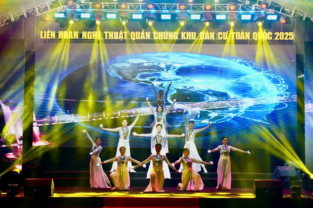 ទីក្រុង Da Nang សម្រេចបានលទ្ធផលខ្ពស់នៅមហោស្រពសិល្បៈមហាជនតំបន់លំនៅដ្ឋានជាតិឆ្នាំ 2025 - រូបថត 2