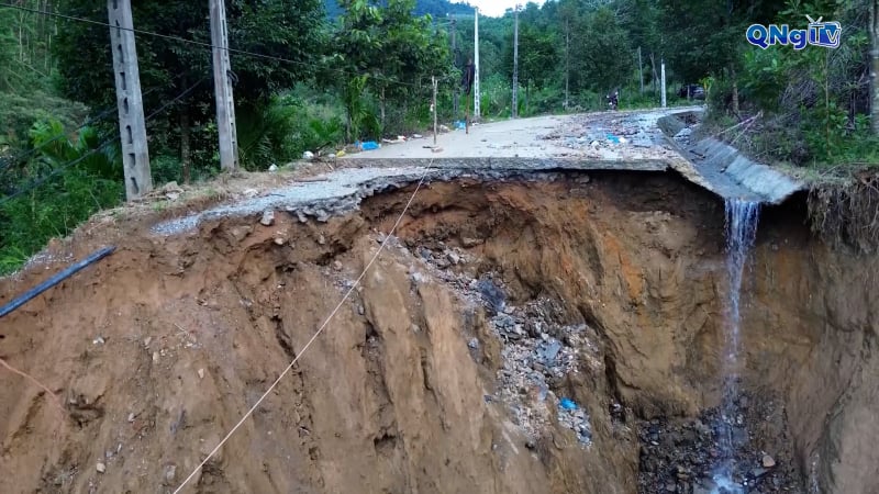 Quảng Ngãi, Đà Nẵng căng mình đề phòng sạt lở
