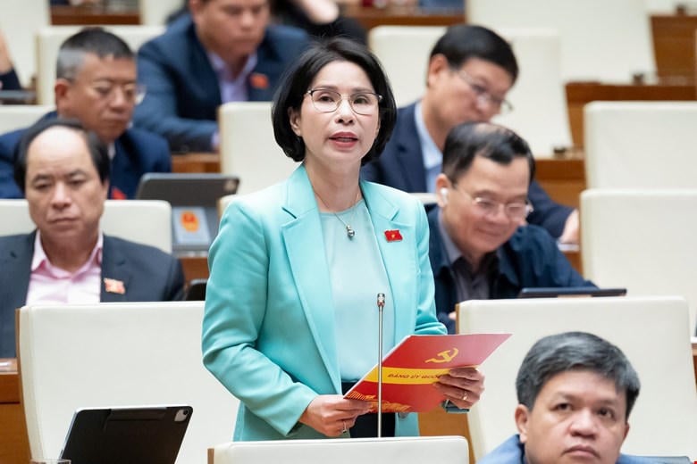 Đại biểu đề nghị không “đóng khung” độ tuổi học sinh vào lớp 10