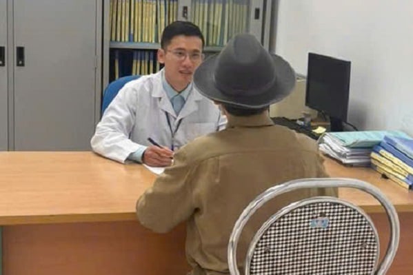 Bác sĩ trẻ Đoàn Kim Thạch: ‘Hành trình sẻ chia’ thầm lặng nơi vùng cao chống HIV/AIDS- Ảnh 2.