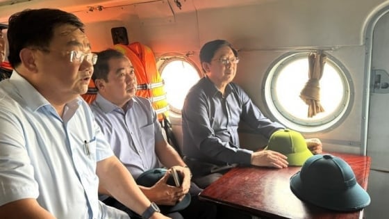 Phó Thủ tướng Hồ Quốc Dũng bay trực thăng kiểm tra ngập lụt tại Khánh Hòa