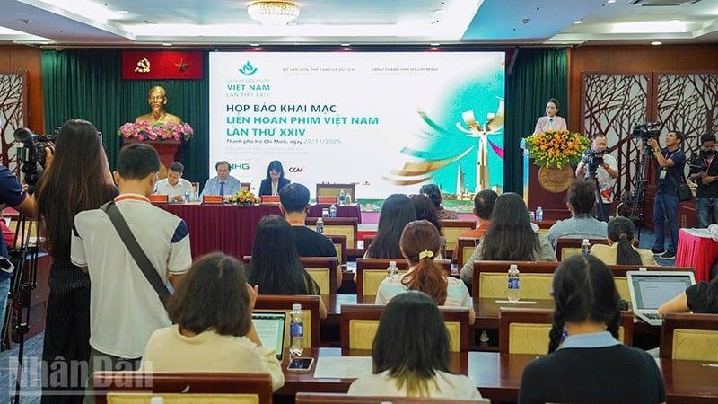 प्रेस कॉन्फ्रेंस का दृश्य। (फोटो: लिन्ह बाओ)